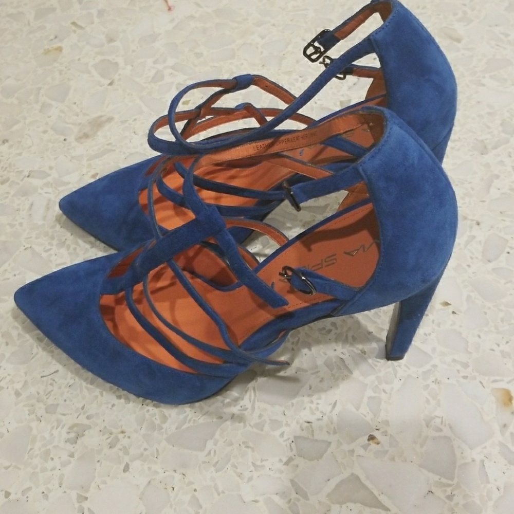 Via Spiga Suede Heel - Picture 3 of 7
